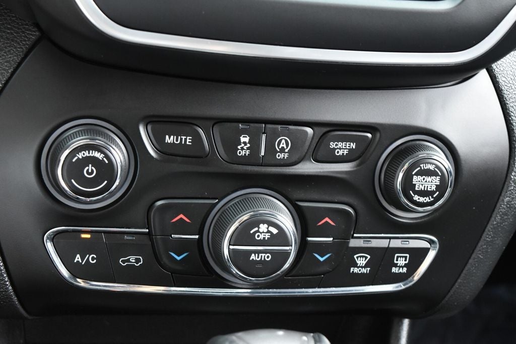 2022 Jeep Cherokee Latitude Lux