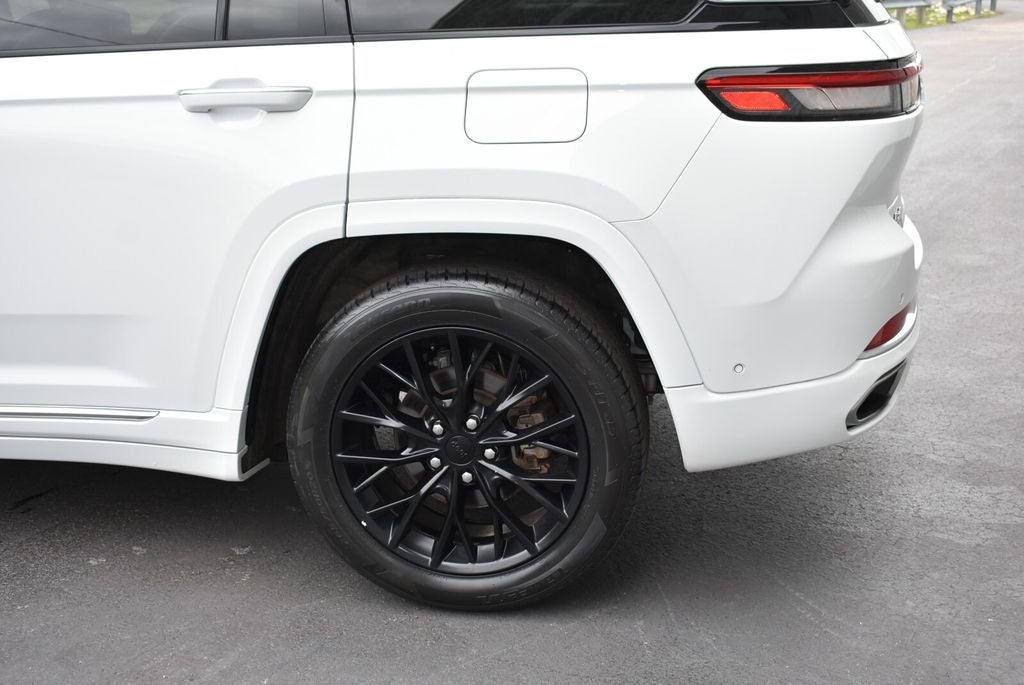 2023 Jeep Grand Cherokee Summit