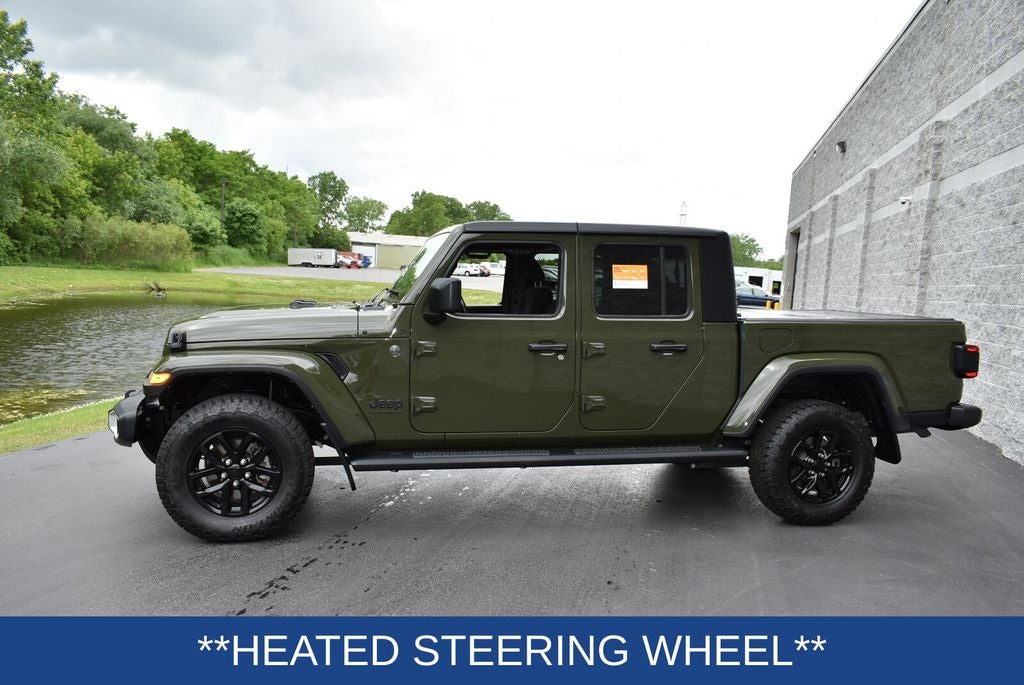 2022 Jeep Gladiator Sport
