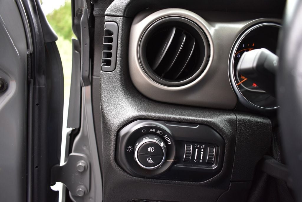 2021 Jeep Gladiator Willys