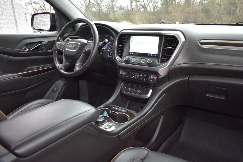 2022 GMC Acadia AT4