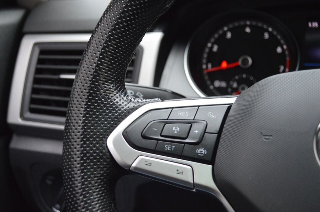 2021 Volkswagen Atlas 3.6L V6 SE w/Technology R-Line