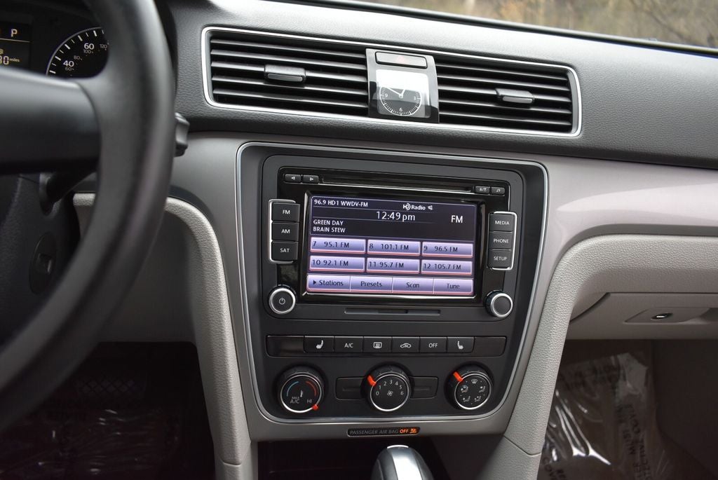 2015 Volkswagen Passat 1.8T Limited Edition