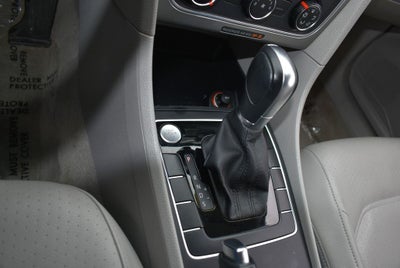 2015 Volkswagen Passat 1.8T Limited Edition