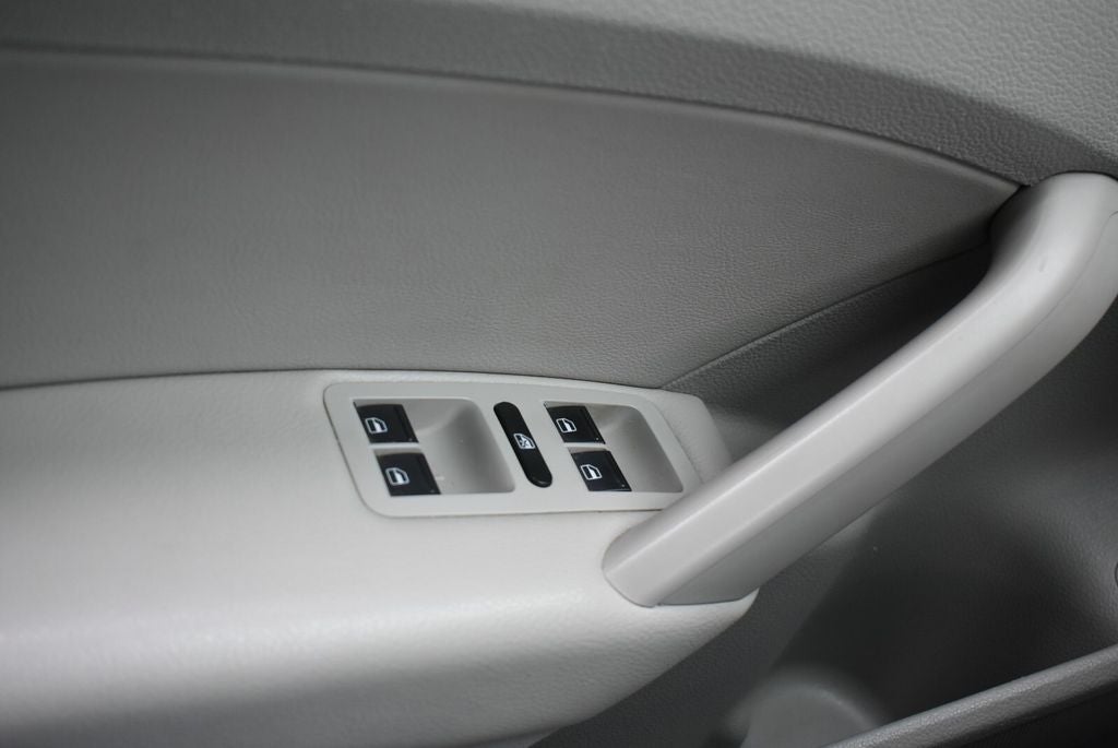 2015 Volkswagen Passat 1.8T Limited Edition