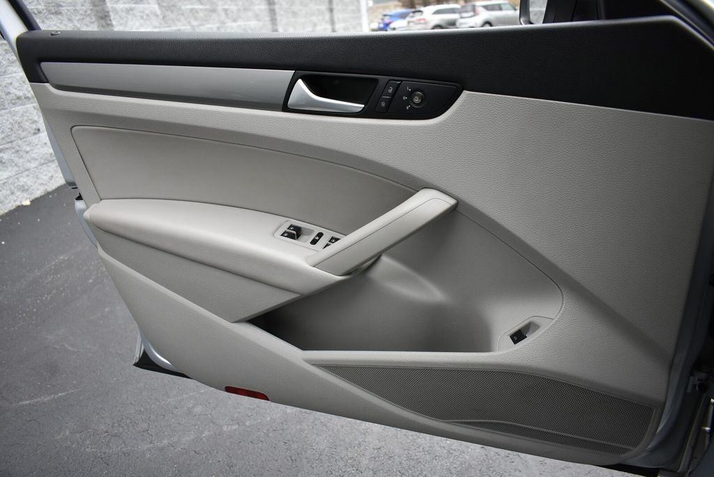 2015 Volkswagen Passat 1.8T Limited Edition