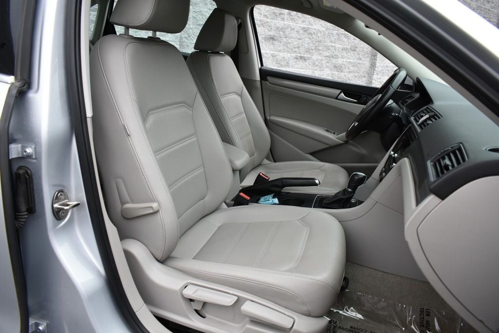 2015 Volkswagen Passat 1.8T Limited Edition