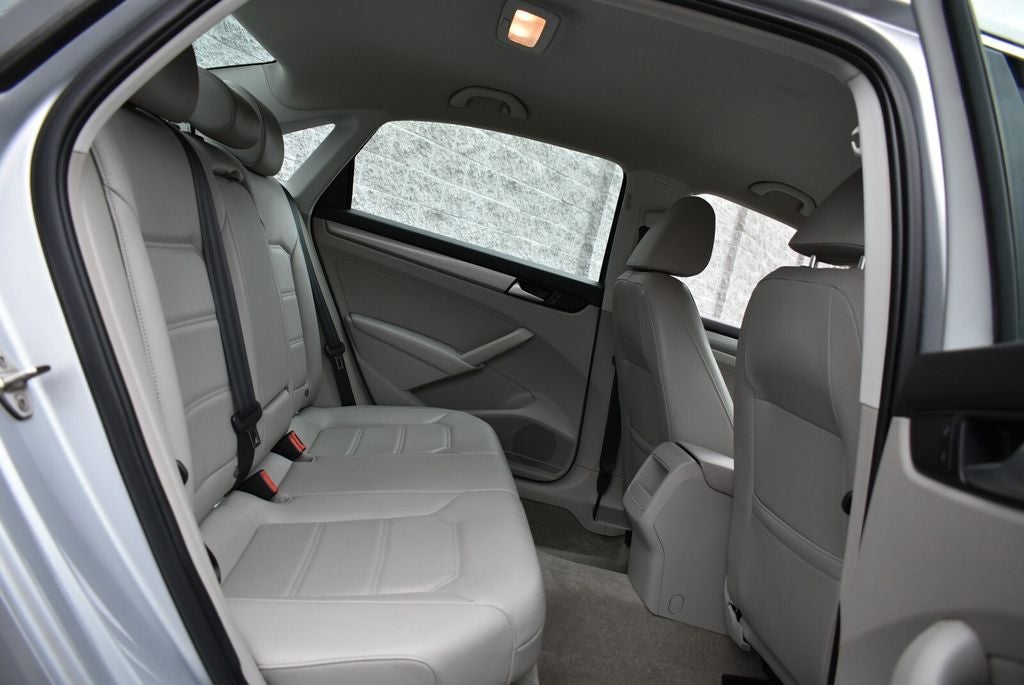 2015 Volkswagen Passat 1.8T Limited Edition