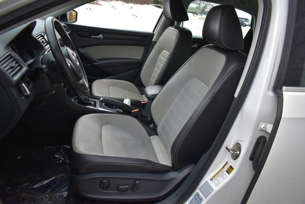 2015 Volkswagen Passat 1.8T Sport