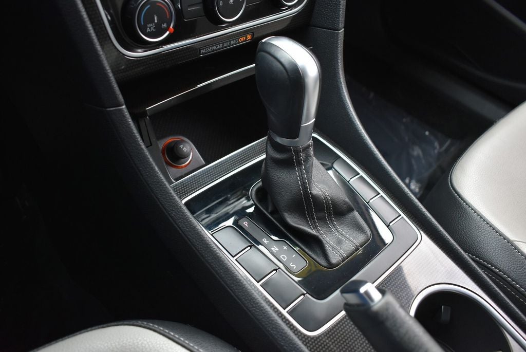 2015 Volkswagen Passat 1.8T Sport