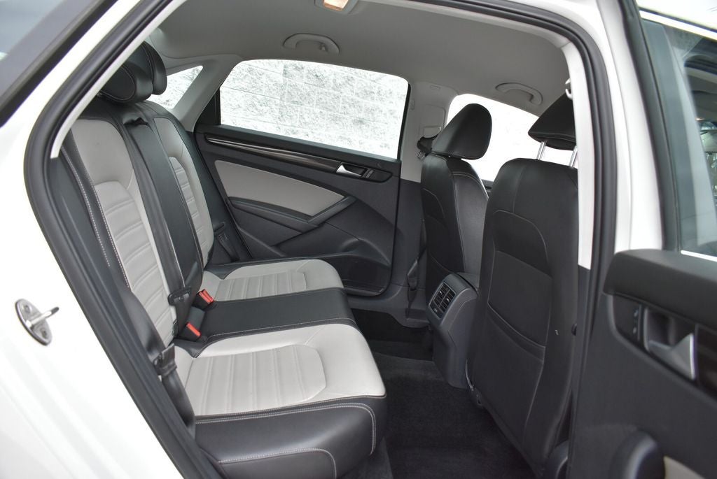 2015 Volkswagen Passat 1.8T Sport