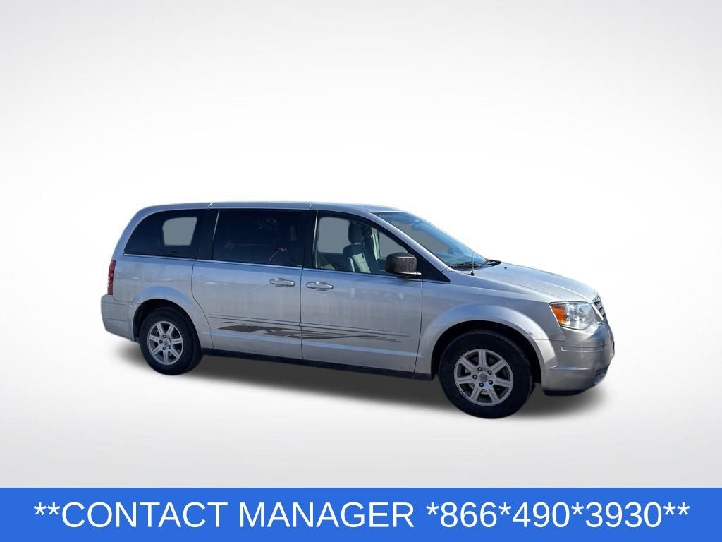 2010 Chrysler Town & Country LX