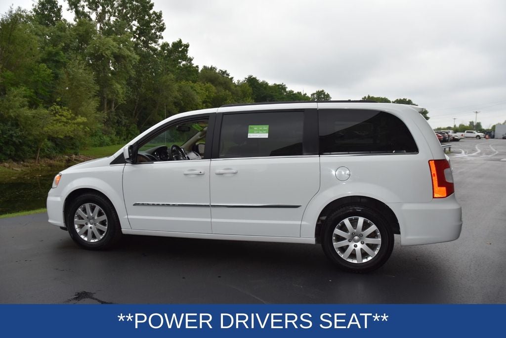 2016 Chrysler Town & Country Touring