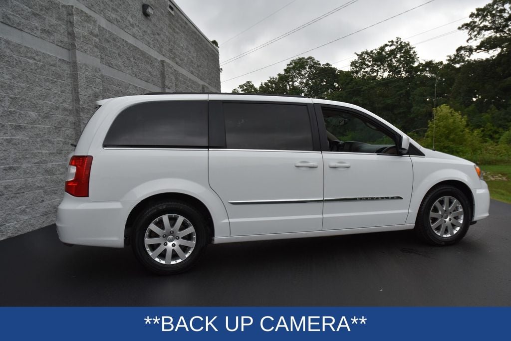 2016 Chrysler Town & Country Touring