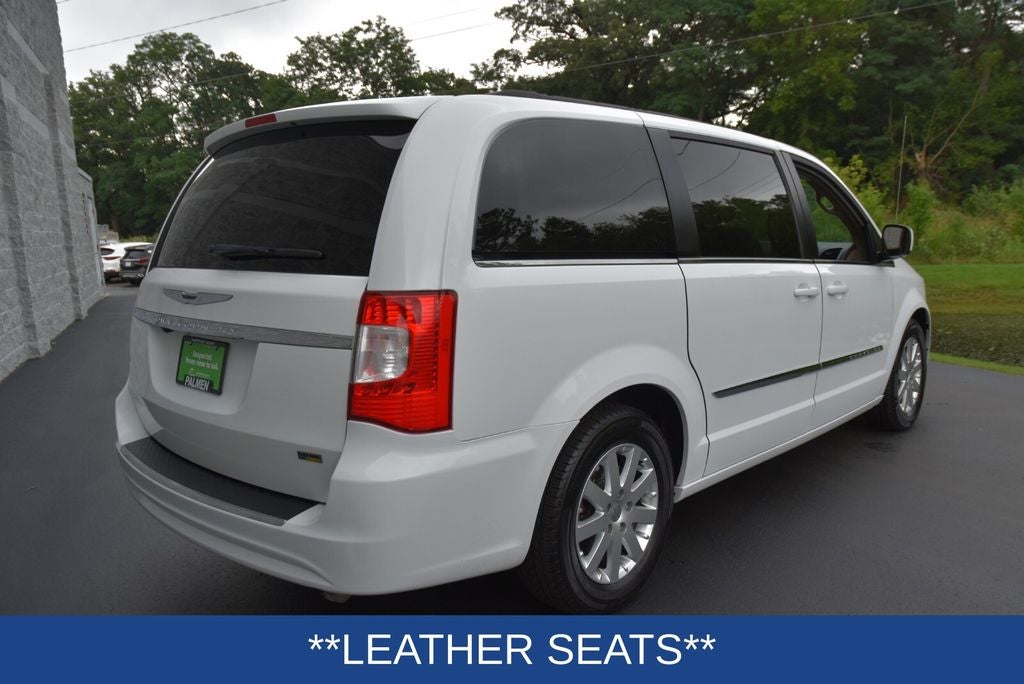 2016 Chrysler Town & Country Touring