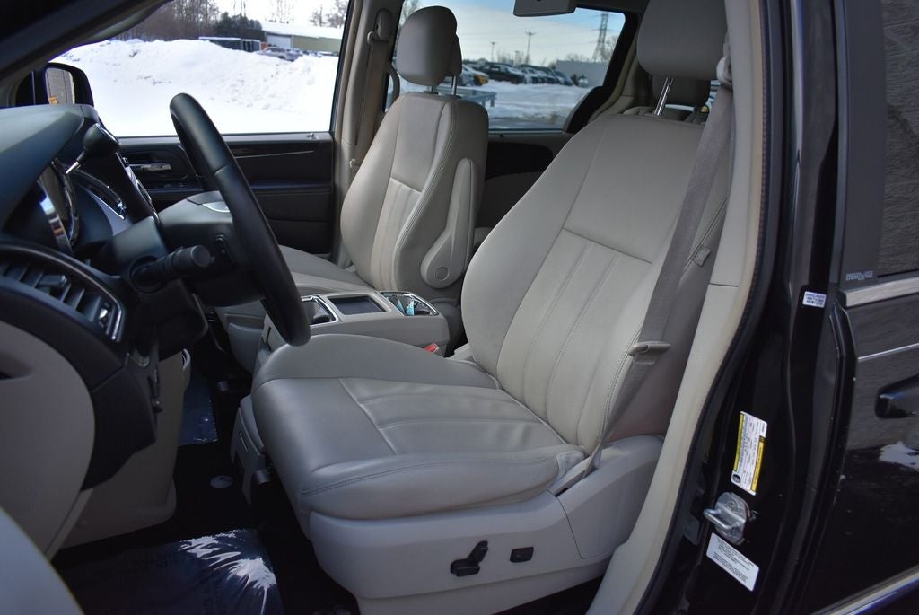 2013 Chrysler Town & Country Touring