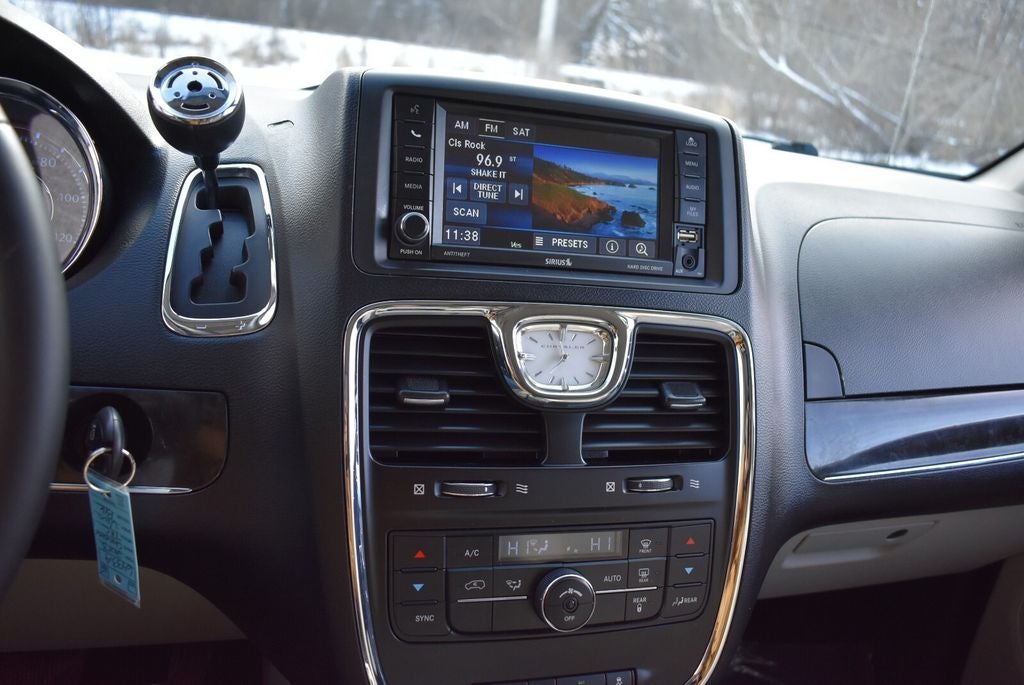 2013 Chrysler Town & Country Touring