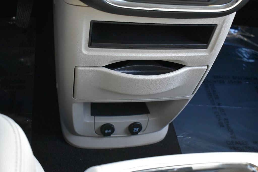 2013 Chrysler Town & Country Touring