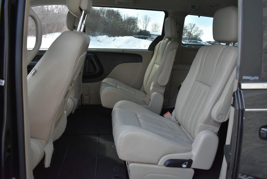 2013 Chrysler Town & Country Touring