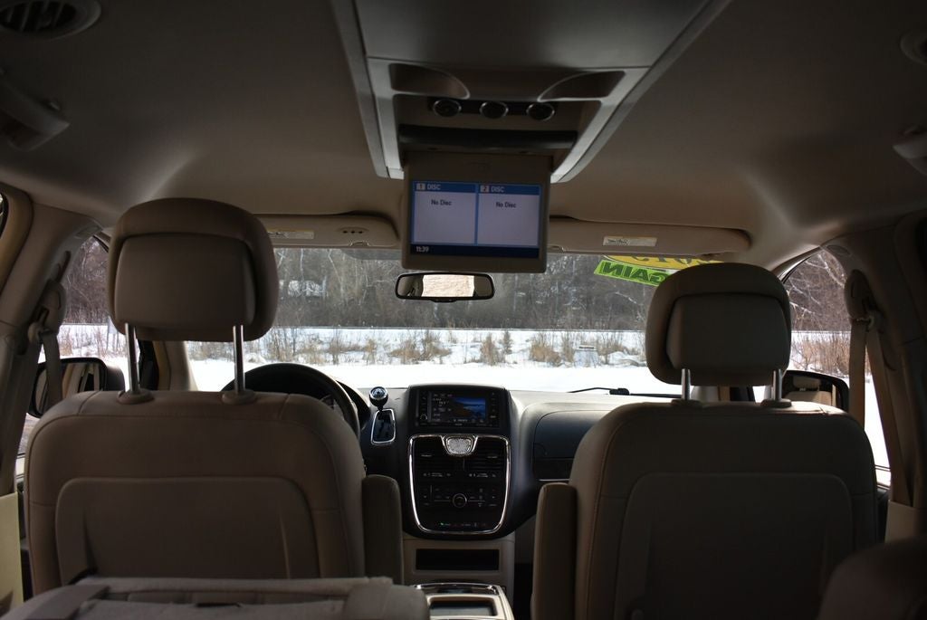 2013 Chrysler Town & Country Touring