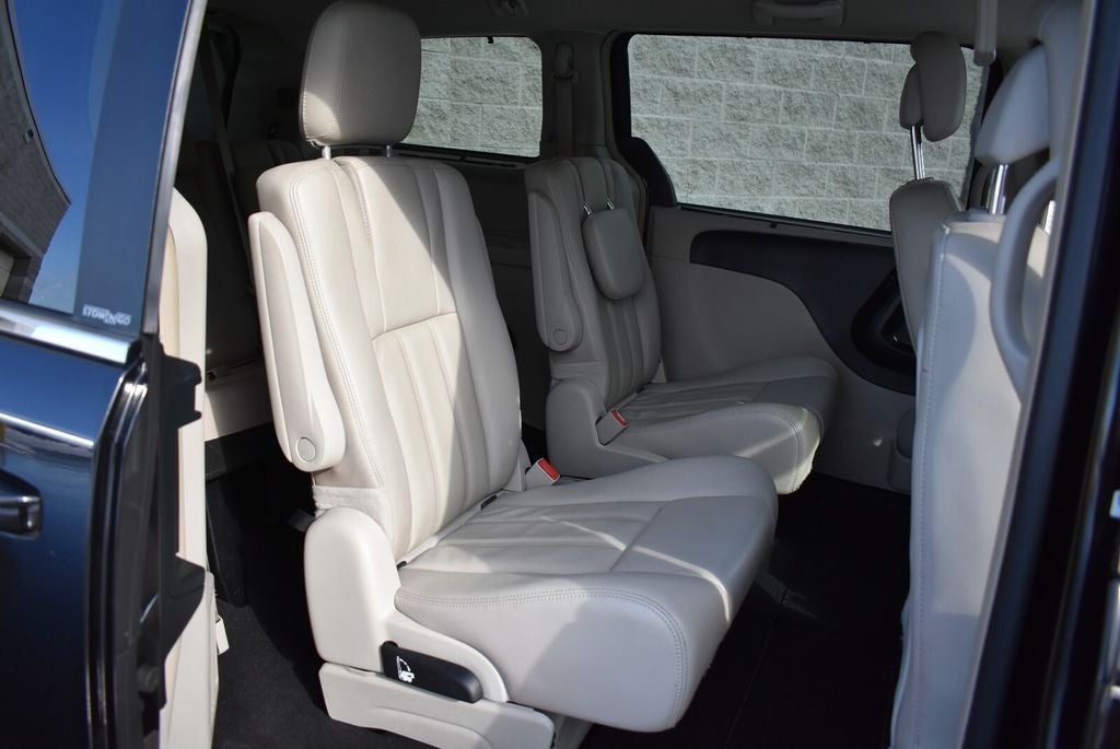 2013 Chrysler Town & Country Touring