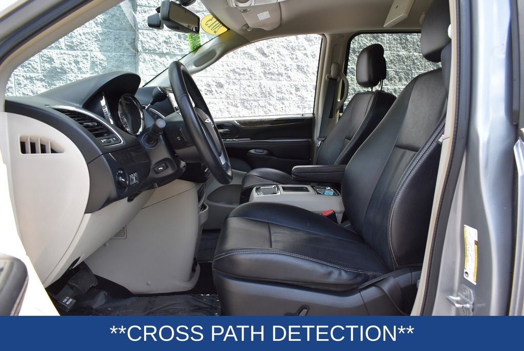 2013 Chrysler Town & Country Touring-L
