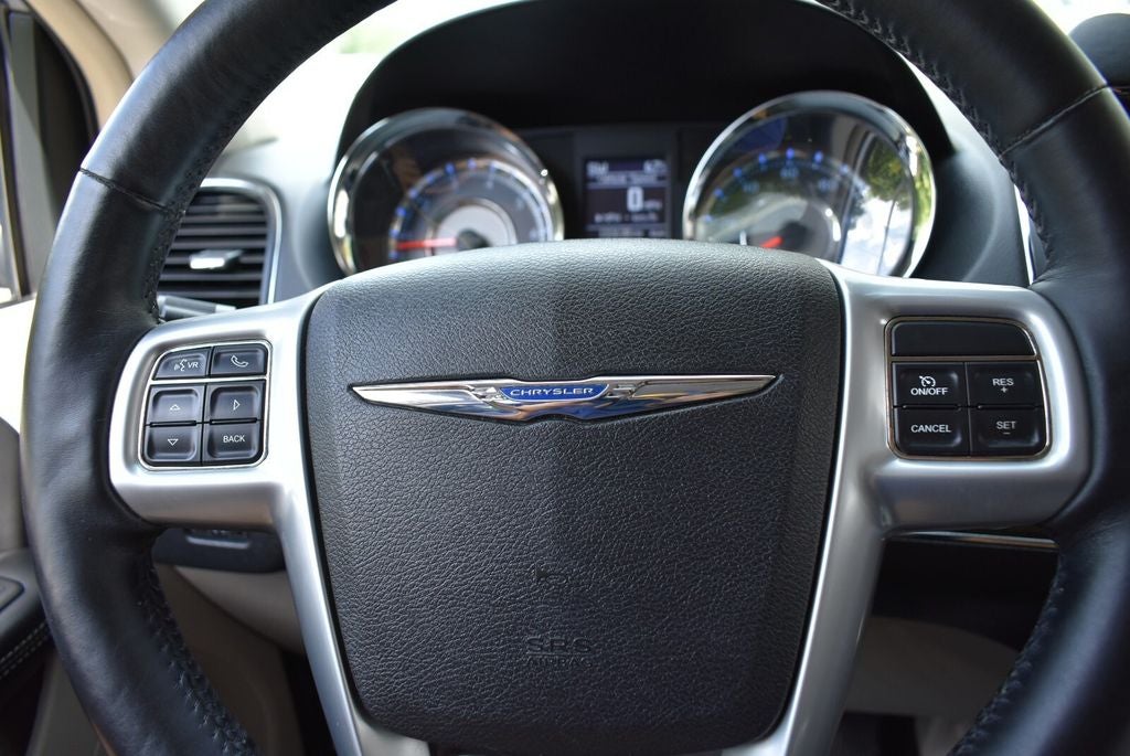 2013 Chrysler Town & Country Touring-L