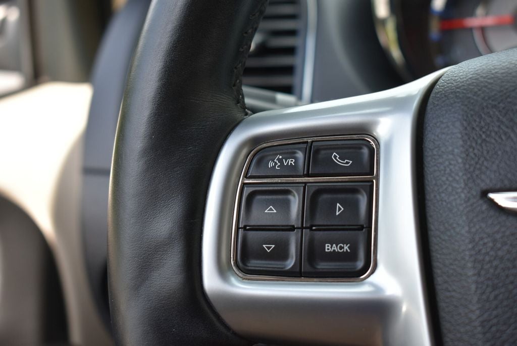 2013 Chrysler Town & Country Touring-L