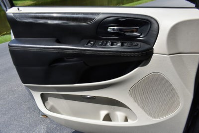 2013 Chrysler Town & Country Touring-L