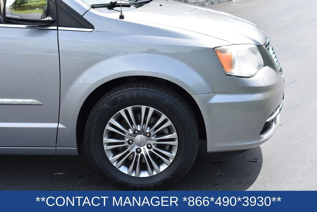 2013 Chrysler Town & Country Touring-L