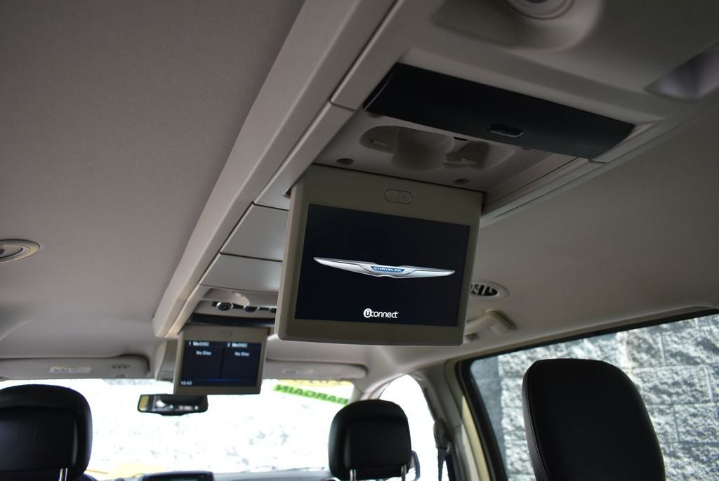 2013 Chrysler Town & Country Touring-L