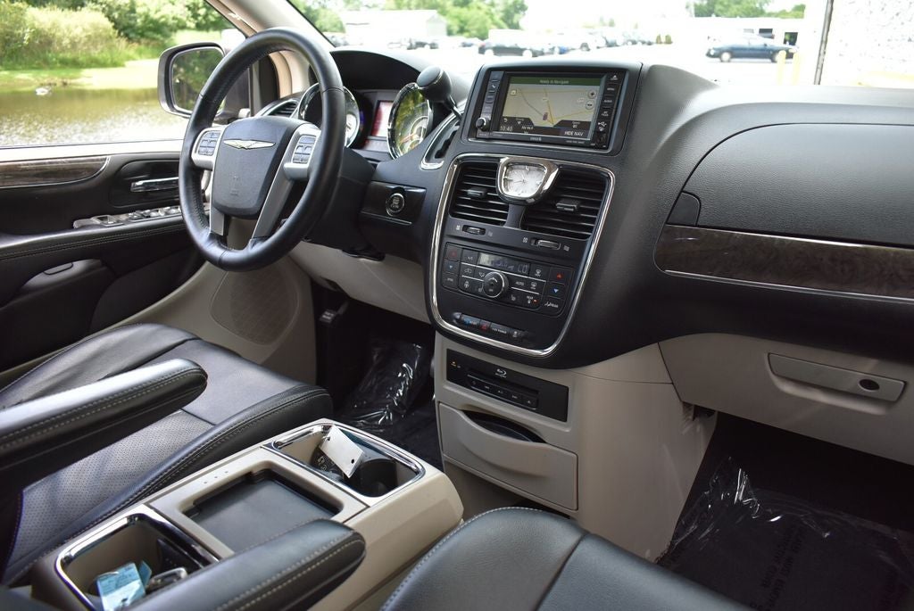 2013 Chrysler Town & Country Touring-L