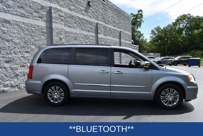 2013 Chrysler Town & Country Touring-L