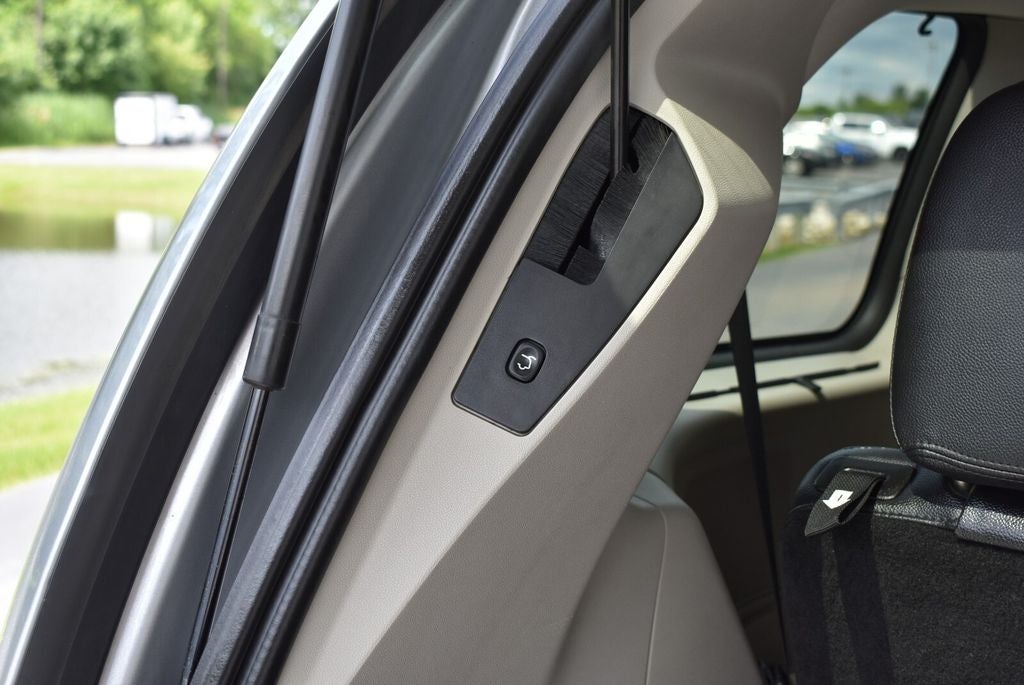 2013 Chrysler Town & Country Touring-L
