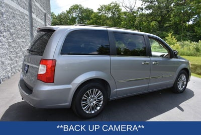 2013 Chrysler Town & Country Touring-L