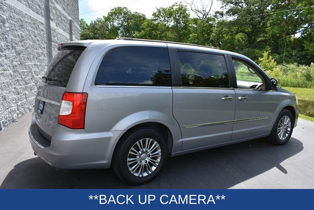 2013 Chrysler Town & Country Touring-L
