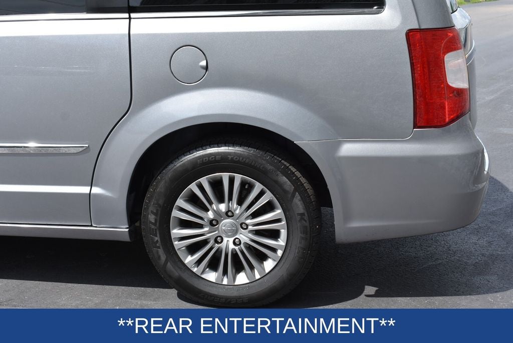 2013 Chrysler Town & Country Touring-L