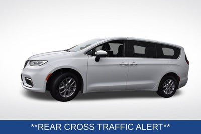2023 Chrysler Pacifica Touring