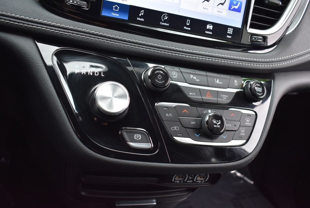 2023 Chrysler Pacifica Touring