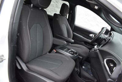 2023 Chrysler Pacifica Touring