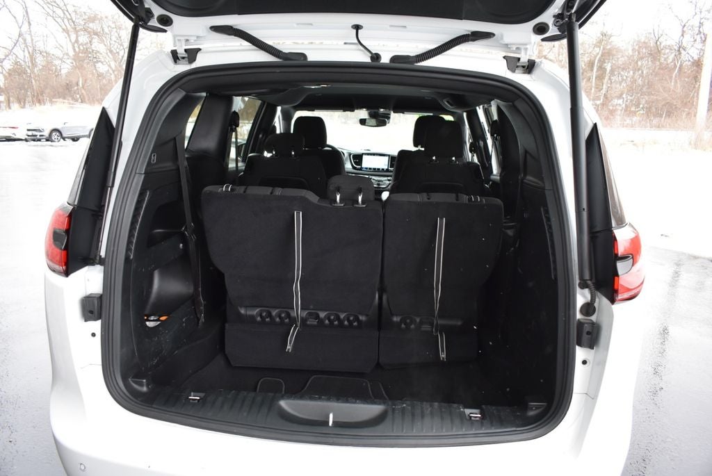 2023 Chrysler Pacifica Touring