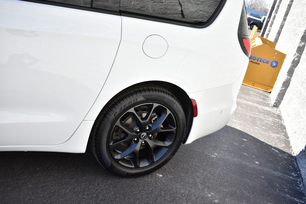 2025 Chrysler Pacifica Limited