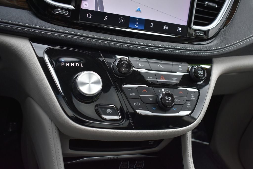 2023 Chrysler Pacifica Hybrid Limited