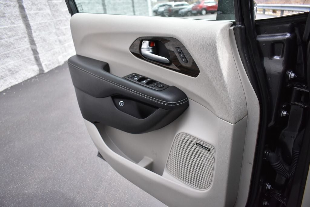 2023 Chrysler Pacifica Hybrid Limited