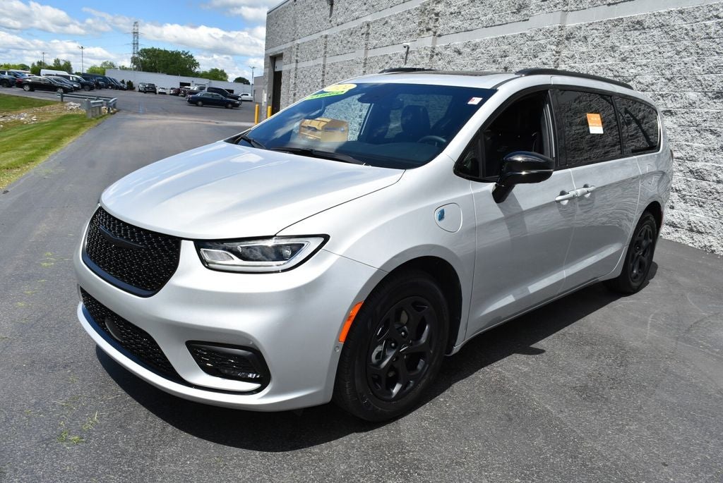 2024 Chrysler Pacifica Hybrid Select Premium S Appearance