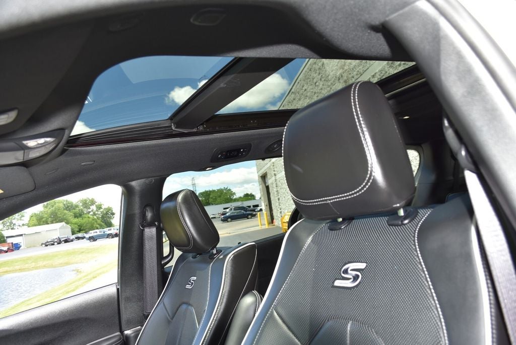 2024 Chrysler Pacifica Hybrid Select Premium S Appearance