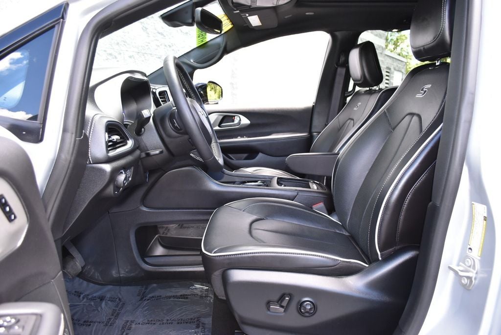 2024 Chrysler Pacifica Hybrid Select Premium S Appearance