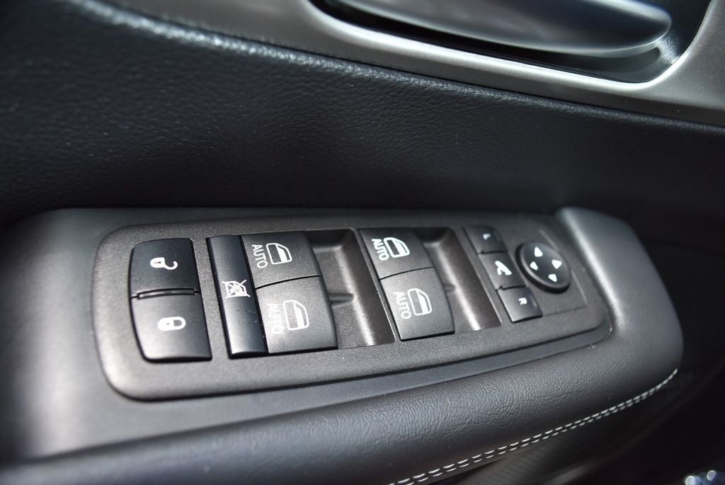 2024 Chrysler Pacifica Hybrid Select Premium S Appearance