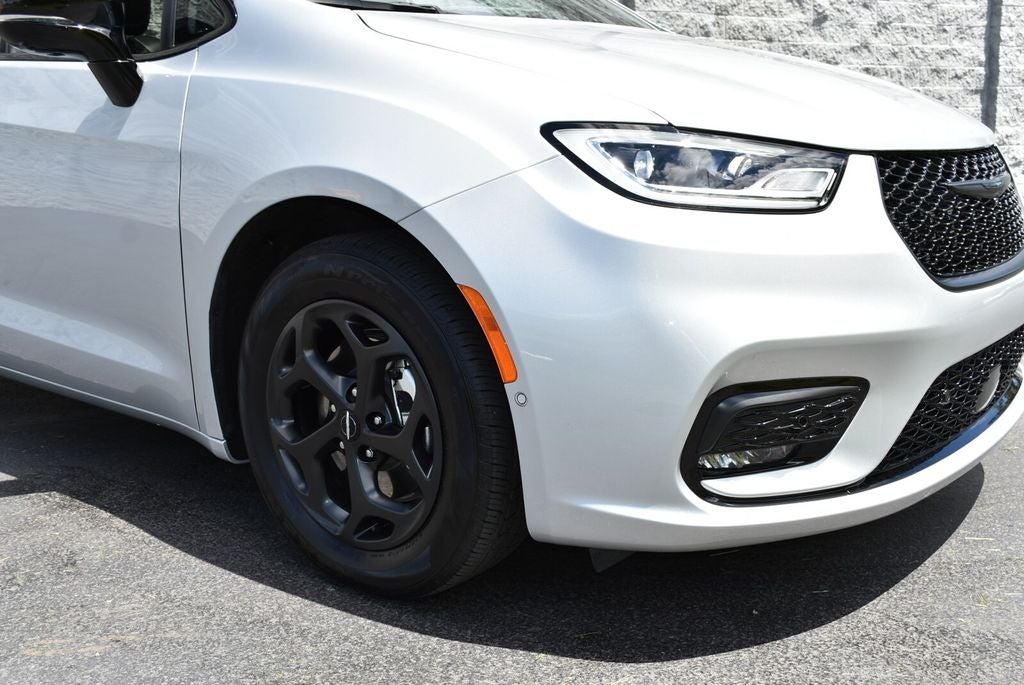 2024 Chrysler Pacifica Hybrid Select Premium S Appearance