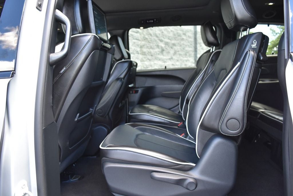 2024 Chrysler Pacifica Hybrid Select Premium S Appearance